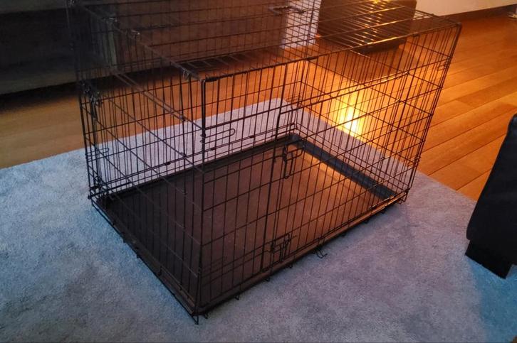 Mooie hondenbench voor grote hond, afm. 107x69x76, Dieren en Toebehoren, Hondenbenches, Zo goed als nieuw, Ophalen