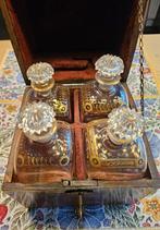 Antieke likeurkeldertje met 4 vergulde flesjes. 19 eeuw, Ophalen of Verzenden