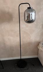 Moderne staande lamp, Huis en Inrichting, Lampen | Vloerlampen, Ophalen, Zo goed als nieuw, Metaal, 150 tot 200 cm