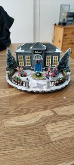 Kersthuis school met verlichting en doos, Diversen, Kerst, Ophalen of Verzenden, Zo goed als nieuw