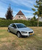 Volvo C30 1.6 benzine met maar 130.000 kilometers, Auto's, Volvo, Voorwielaandrijving, 1596 cc, Parkeersensor, Zwart