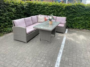 Leuke diningset/loungeset met hoge tafel beschikbaar voor biedingen