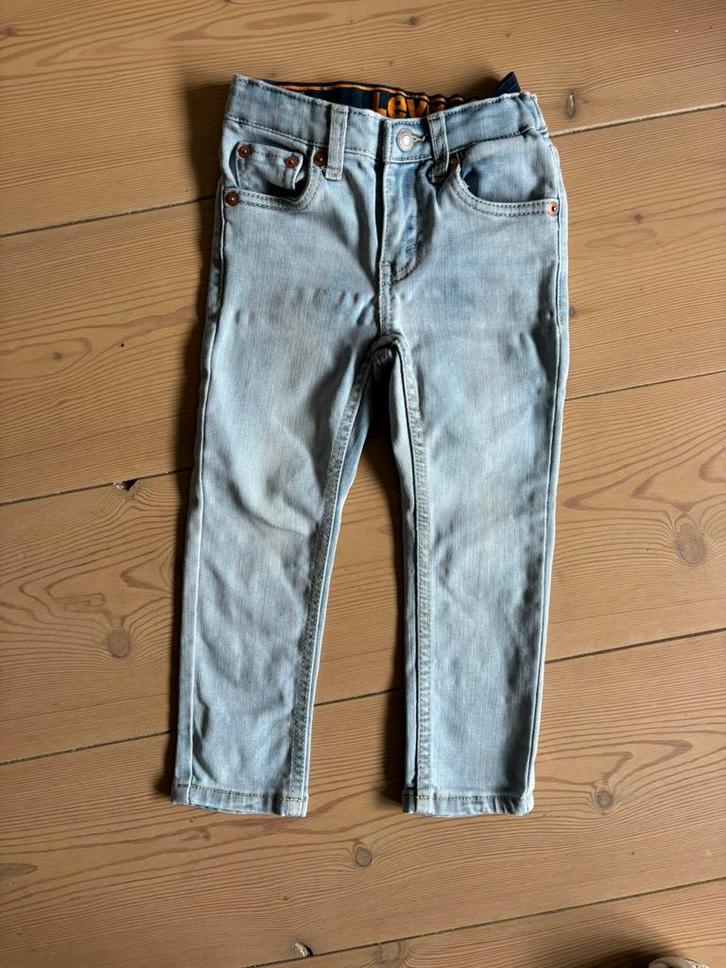Levi’s (9) lichtblauw leuk broekje maat 98 jongen., Kinderen en Baby's, Kinderkleding | Maat 98, Zo goed als nieuw, Jongen, Broek