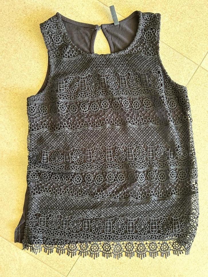 Kastopruiming… zwarte top met gehaakt kant stradivarius S, Kleding | Dames, Tops, Gedragen, Maat 36 (S), Zwart, Zonder mouw, Verzenden