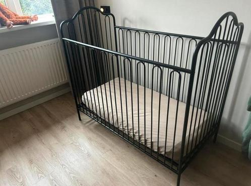 Prachtige stalen ledikant, Kinderen en Baby's, Kinderkamer | Bedden, 180 cm of meer, 85 tot 100 cm, Lattenbodem, Ophalen