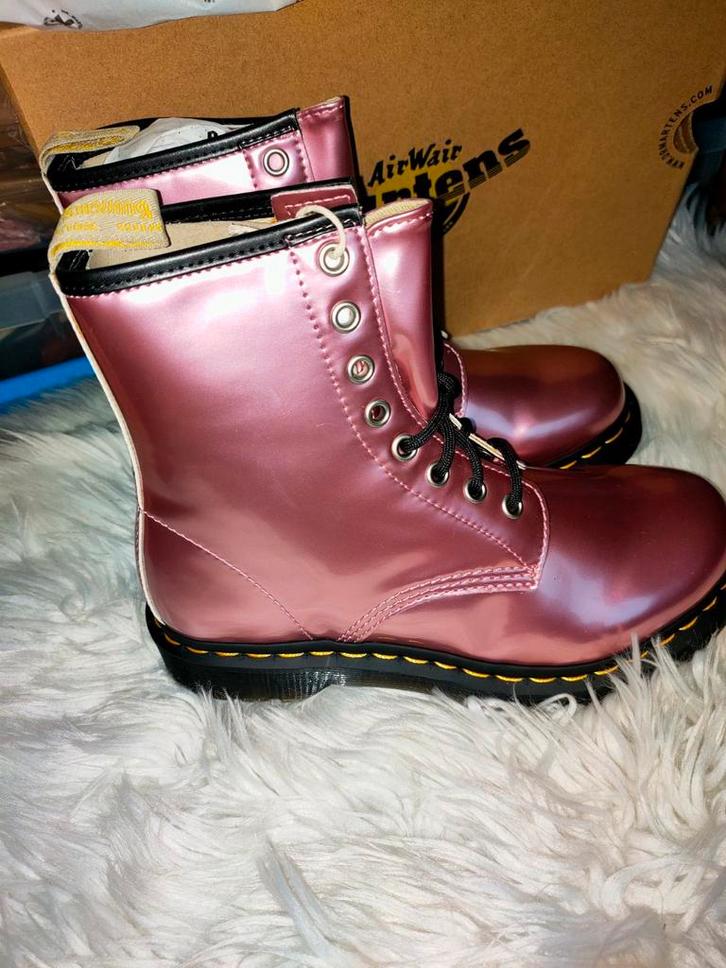 Nieuwe Dr. Martens Roze Metallic Maat 38 Vegan Goldmix, Kleding | Dames, Schoenen, Nieuw, Roze, Ophalen of Verzenden