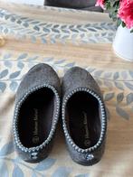Dames pantoffels, Nieuw, Ophalen of Verzenden, Pantoffels of Sloffen, Grijs