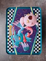 Pokémon Trading Card Game Tin - Nieuwstaat (leeg), Hobby en Vrije tijd, Verzamelkaartspellen | Pokémon, Ophalen of Verzenden, Zo goed als nieuw
