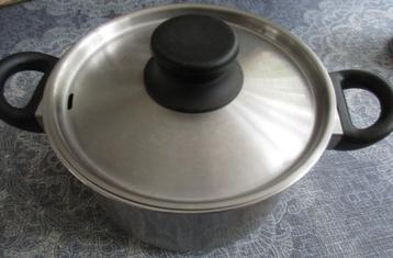 een mooie rvs pan van de HEMA voor alle bronnen 19 cm - 2 L beschikbaar voor biedingen