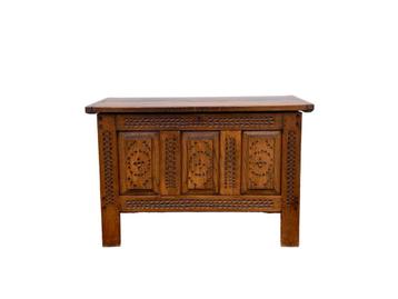 Antieke Eikenhouten Dekenkist beschikbaar voor biedingen