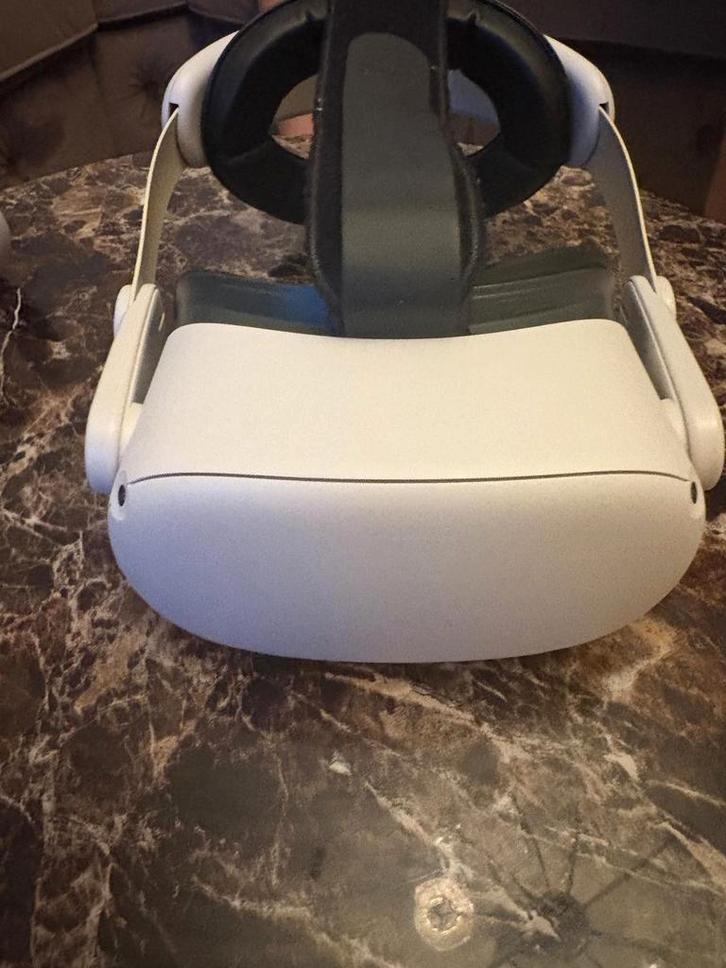 Meta quest 2, Spelcomputers en Games, Virtual Reality, Zo goed als nieuw, Overige platformen, Ophalen of Verzenden