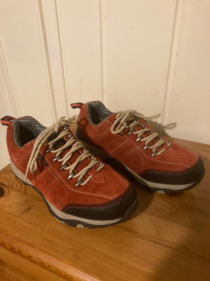 Rood zwarte suede leren wandelschoenen van Human Nature, 40, Kleding | Dames, Schoenen, Zo goed als nieuw, Wandelschoenen, Rood