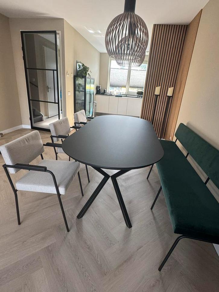 Zwarte Fenix Nero Ingo ovale eettafel 220x100cm, Huis en Inrichting, Tafels | Eettafels, Zo goed als nieuw, 50 tot 100 cm, 200 cm of meer