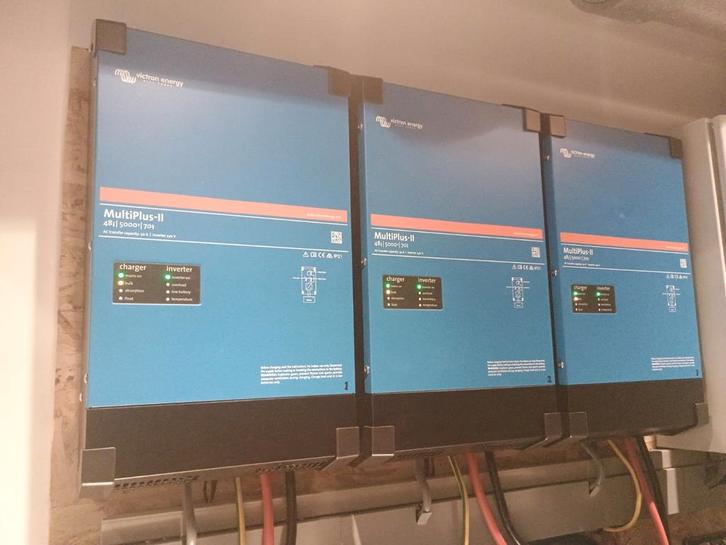 3x Victron Multiplus II 48/5000  voor thuisbatterij, Doe-het-zelf en Verbouw, Zonnepanelen en Toebehoren, Zo goed als nieuw, Overige typen