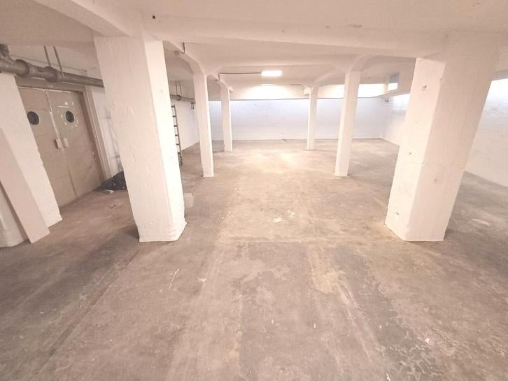 opslag/werkplaats in kelder A'dam west 220m2, Zakelijke goederen, Bedrijfs Onroerend goed