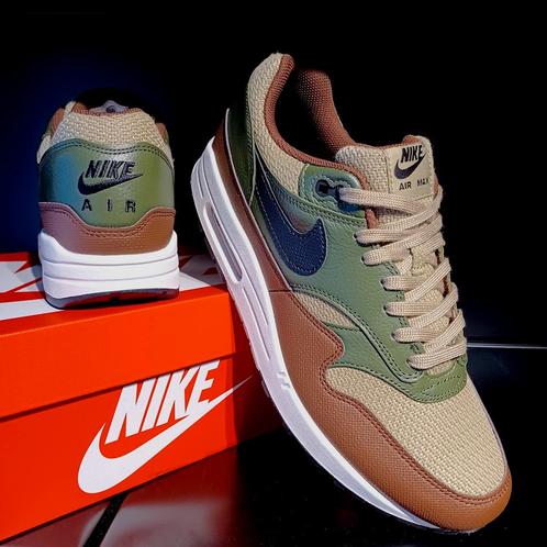 Nike Air Max 1 PRM Neutral Olive - 45, Kleding | Heren, Schoenen, Nieuw, Sneakers of Gympen, Bruin, Ophalen of Verzenden