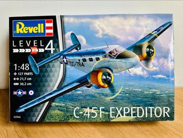 Revell C-45F Expeditor level 4 beschikbaar voor biedingen