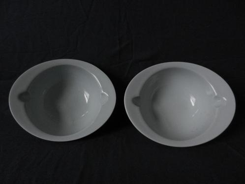 Twee kommen Fris Edam servies Symfonie lichtblauw b. 17,6 cm, Huis en Inrichting, Keuken | Servies, Zo goed als nieuw, Kom(men)