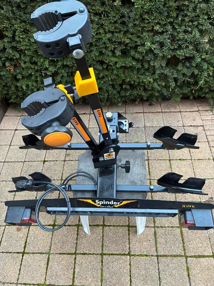 Kantelbare Spinder Hawk fietsdrager voor 2 fietsen., Auto diversen, Fietsendragers, Gebruikt, Trekhaakdrager, 2 fietsen, Ophalen