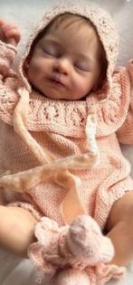 Reborn baby Avalynn en zusje Roxy, Verzamelen, Ophalen of Verzenden, Zo goed als nieuw, Babypop, Levensecht of Reborn