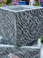 2 prachtige bloembakken
Polystone topmerk Ma-aM, Tuin en Terras, Bloembakken en Plantenbakken, Ophalen, Tuin, Steen, Vierkant