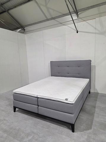 Boxspring Auping Criade 180x220 Met Deluxe Topper beschikbaar voor biedingen