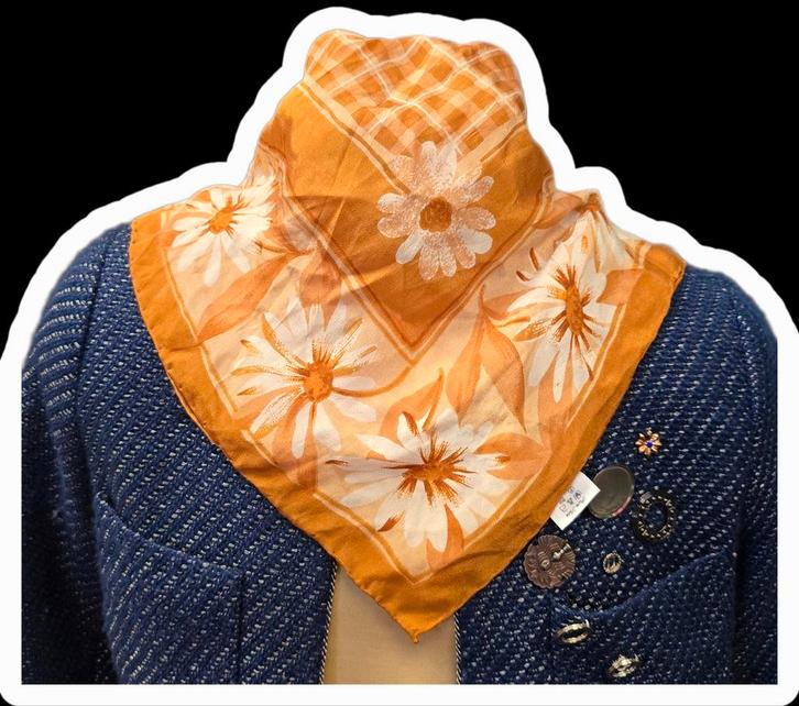 Gouden Zijden Sjaaltje bloemen - Neckerchief Bandana, Kleding | Dames, Overige Dameskleding, Nieuw, Ophalen of Verzenden