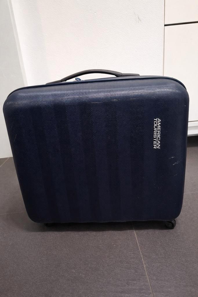 American Tourister koffer - donkerblauw - gebruikt, Sieraden, Tassen en Uiterlijk, Koffers, Gebruikt, Hard kunststof, Ophalen
