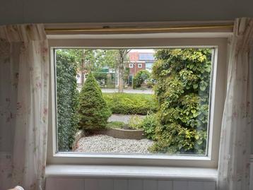 Vast raam dubbel glas beschikbaar voor biedingen