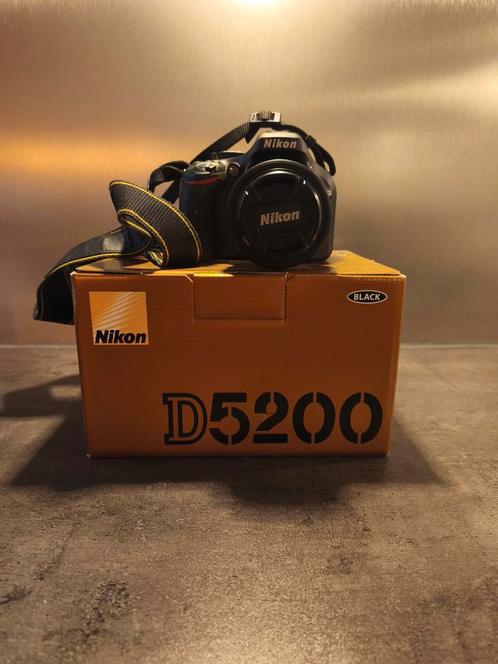 Nikon D5200 met Nikkor 35mm 1:1.8G lens, 3 accus en extras, Audio, Tv en Foto, Fotocamera's Digitaal, Zo goed als nieuw, Spiegelreflex
