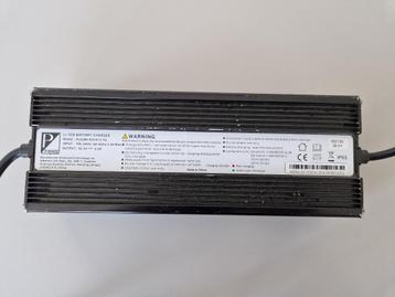 Oplader piaggio 1 one , normale lader 52.5v & 5.2A 1A022742 beschikbaar voor biedingen