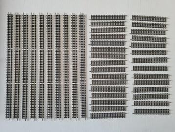 40 x Minitrix rechte rails 14902/14904 beschikbaar voor biedingen