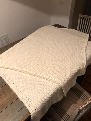 UITVERKOOP DEKEN PLAID WOL CREMEWIT NIEUW beschikbaar voor biedingen