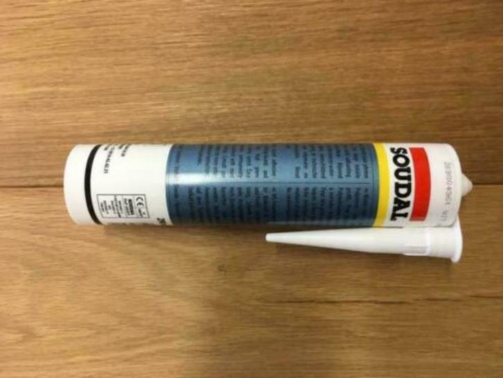 Soudal Plinten en Profielen kit , sterk en overschilderbaar, Huis en Inrichting, Stoffering | Vloerbedekking, Nieuw, Overige typen