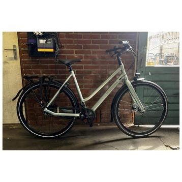 Showroom model 28 inch Batavus Dinsdag Exclusive ZEER LUXE beschikbaar voor biedingen