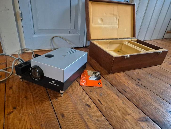 Agfa agfacolor 250 av diaprojector met kist, Audio, Tv en Foto, Diaprojectors, Ophalen of Verzenden