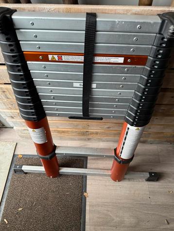 Inschuifbare Ladder - Zo goed als nieuw! Merk Batavia beschikbaar voor biedingen