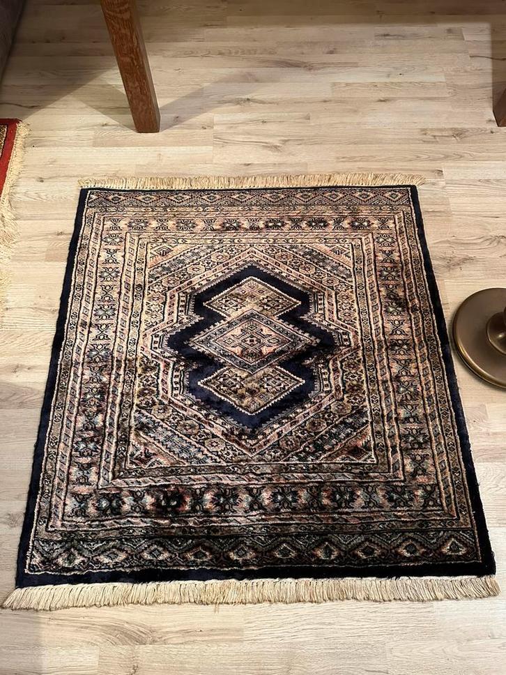 Perzisch tapijt vierkant 94cm bij 94cm, Huis en Inrichting, Stoffering | Tapijten en Kleden, Zo goed als nieuw, Vierkant, Ophalen of Verzenden