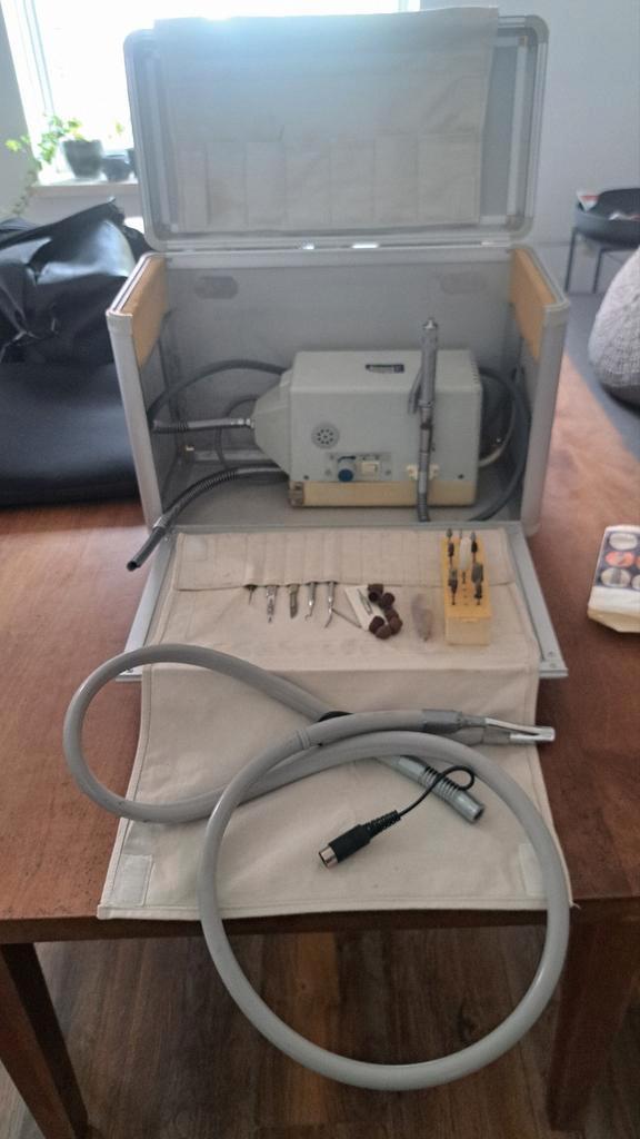 Pedicuremotor werkend en restspullen voor de klusser ideaal, Witgoed en Apparatuur, Persoonlijke-verzorgingsapparatuur, Overige typen