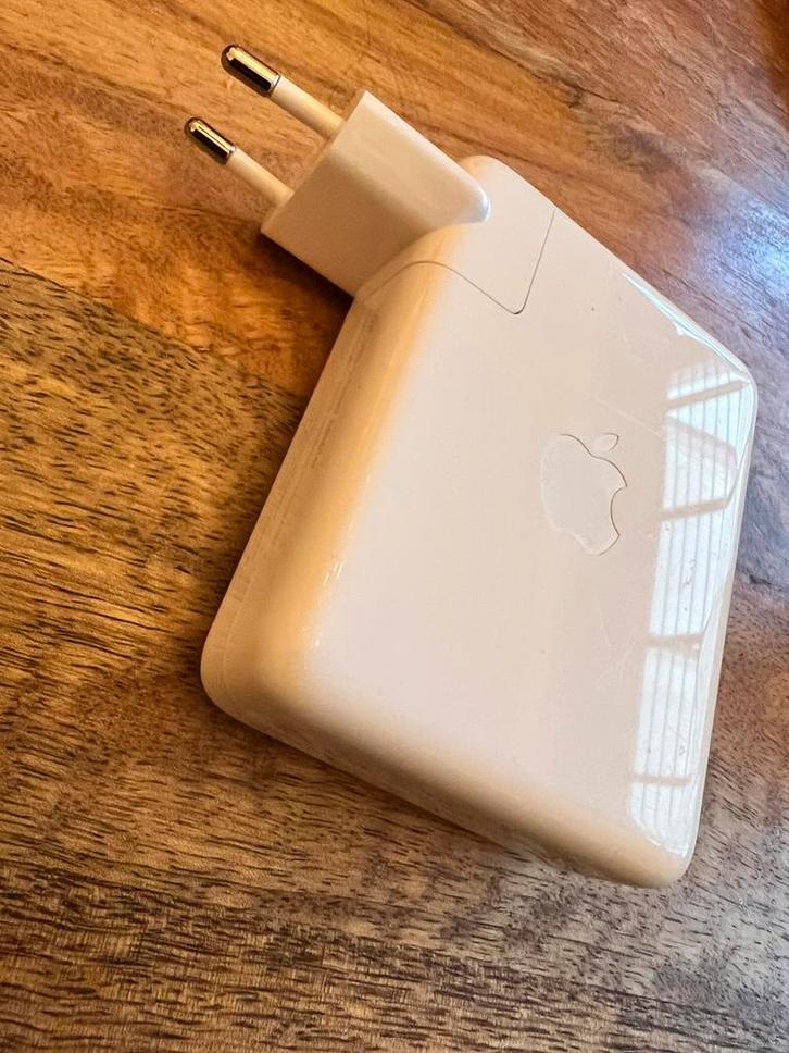 Apple USB-C Power Adapter - 140W, Telecommunicatie, Mobiele telefoons | Telefoon-opladers, Zo goed als nieuw, Apple iPhone, Ophalen of Verzenden