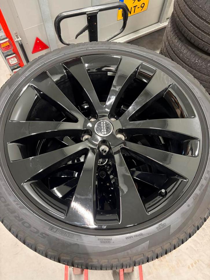 Range Rover 23 inch velgen met all-season banden, Auto-onderdelen, Banden en Velgen, Banden en Velgen, All Season, Overige maten