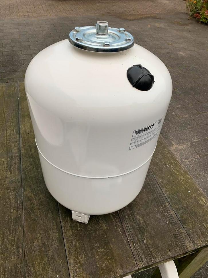 Expansievat solar 50 L., Doe-het-zelf en Verbouw, Geisers en Boilers, Zo goed als nieuw, Onderdeel, 20 tot 100 liter, Minder dan 3 jaar oud