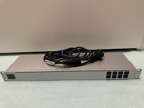 Unifi USW Aggregation switch / 8x SFP - 10 gigabit Ubiquiti, Computers en Software, Netwerk switches, Zo goed als nieuw, Ophalen of Verzenden