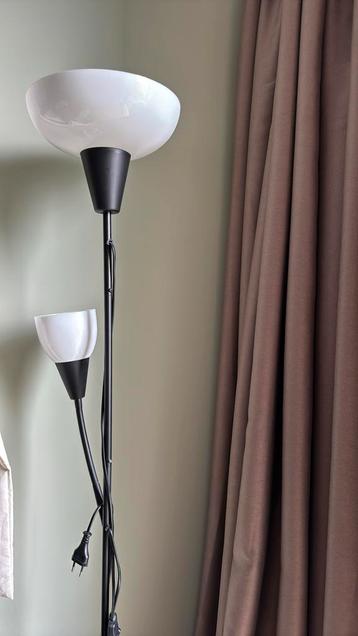 Lamp (bulbs included)
