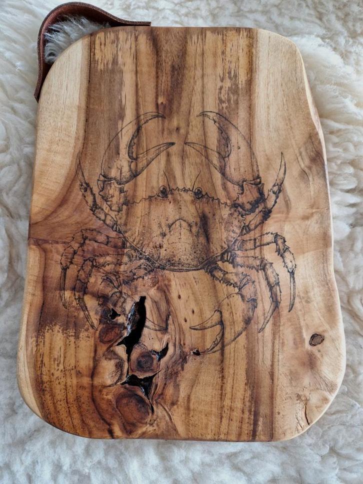 Houten Serveerplank met Krab - Hardhout, Huis en Inrichting, Keuken | Keukenbenodigdheden, Nieuw, Ophalen of Verzenden