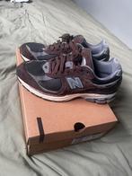 New Balance 2002r Bruin - Maat 44, Ophalen of Verzenden, Zo goed als nieuw, Bruin, Sneakers of Gympen