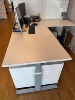 2 witte bureaus in L-vorm inclusief ladekast, Ophalen, Zo goed als nieuw