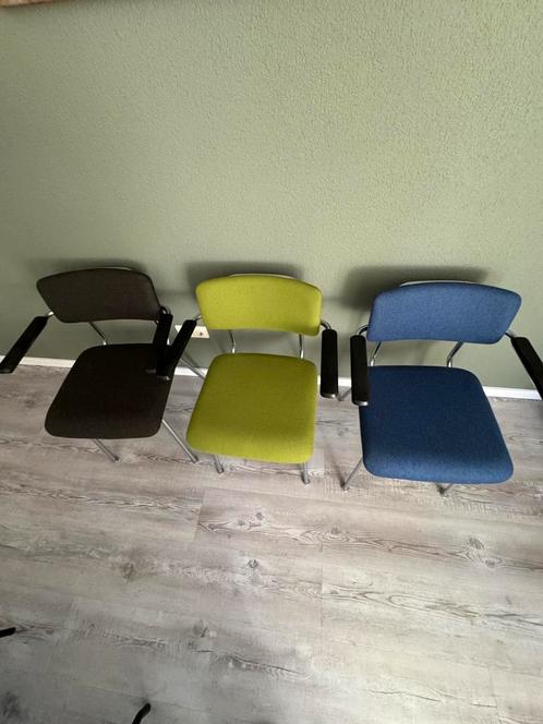 3  Gispen stoelen  , nieuw schuim en prof gestoffeerd, Huis en Inrichting, Stoelen, Gebruikt, Drie, Ophalen