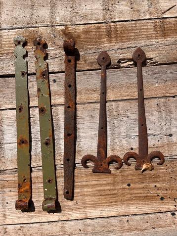 Antiek smeedijzer beslag beschikbaar voor biedingen