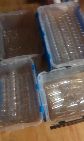 Poly herbruikbare glazen div beschikbaar voor biedingen